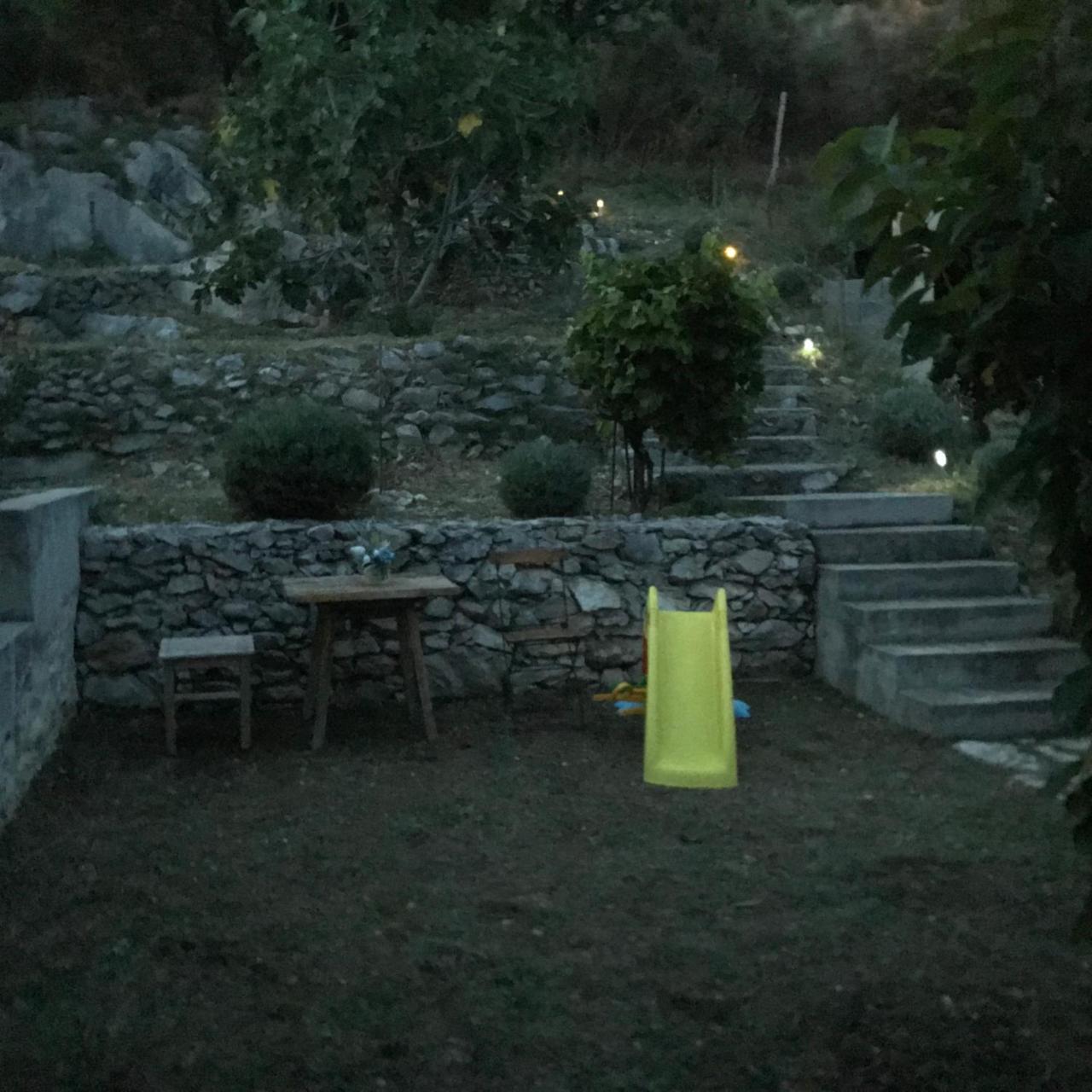 Charismatic Garden Cottage With Sea View Lokva Rogoznica Kültér fotó